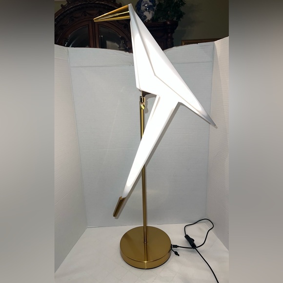💡💡💡LED Origami Bird Table Lamp Modern Unique Paper Crane Bird Desk Lamp - Picture 3 of 9